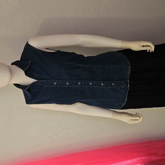 Vtg VAN HEUSEN Denim Sleeveless Button-Up Top - Picture 3 of 6